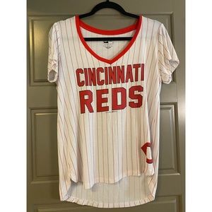 New Era, size medium, Cincinnati Reds jersey style tee